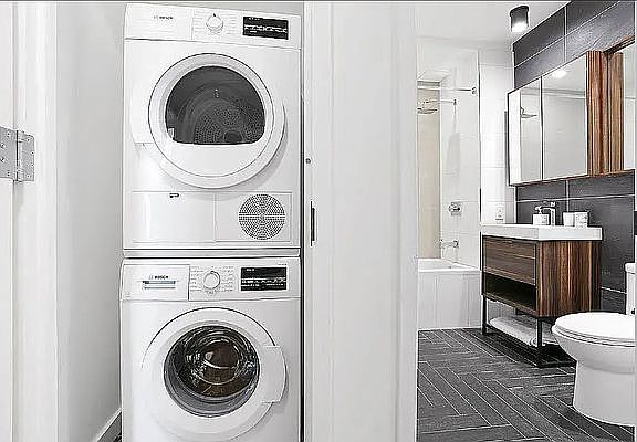 4th image of 25 E 19th St APT 7D