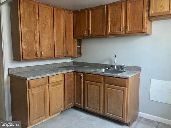 5th image of 2970 Yorkway #Basement
