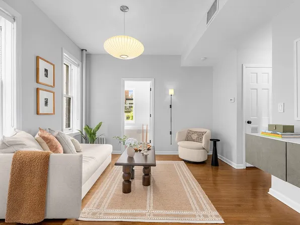 92 Perry St APT 6, New York, NY 10014