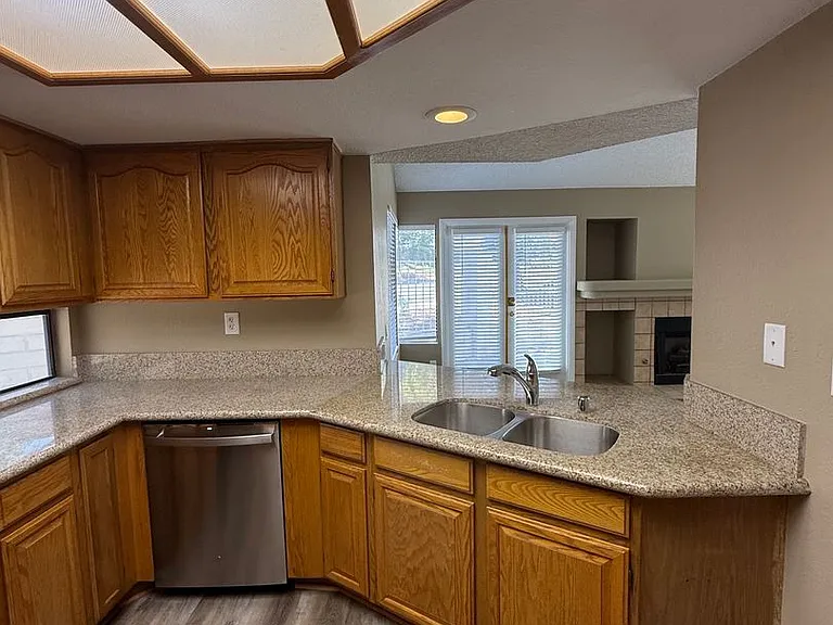 2716 Baycliff Ct — Photo 8