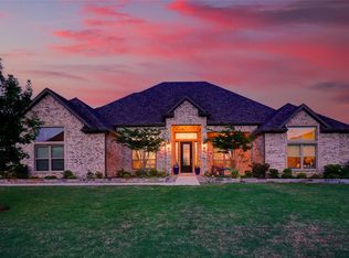 904 Beckington Dr, Shady Shores, TX 76208