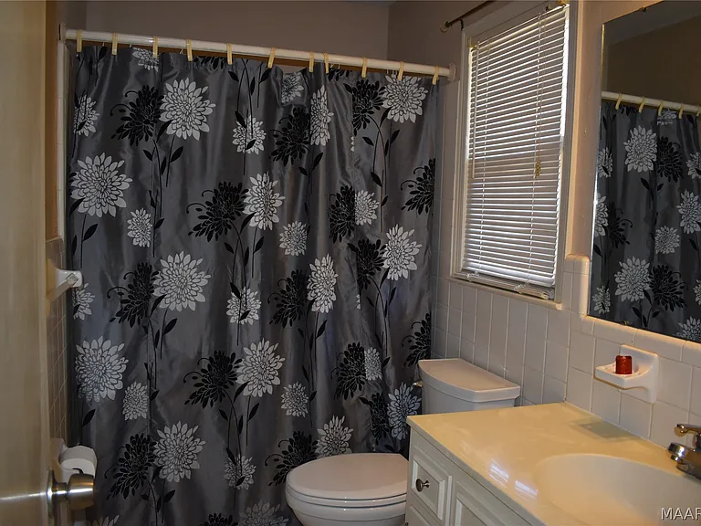 414 Arrowhead Dr — Photo 26