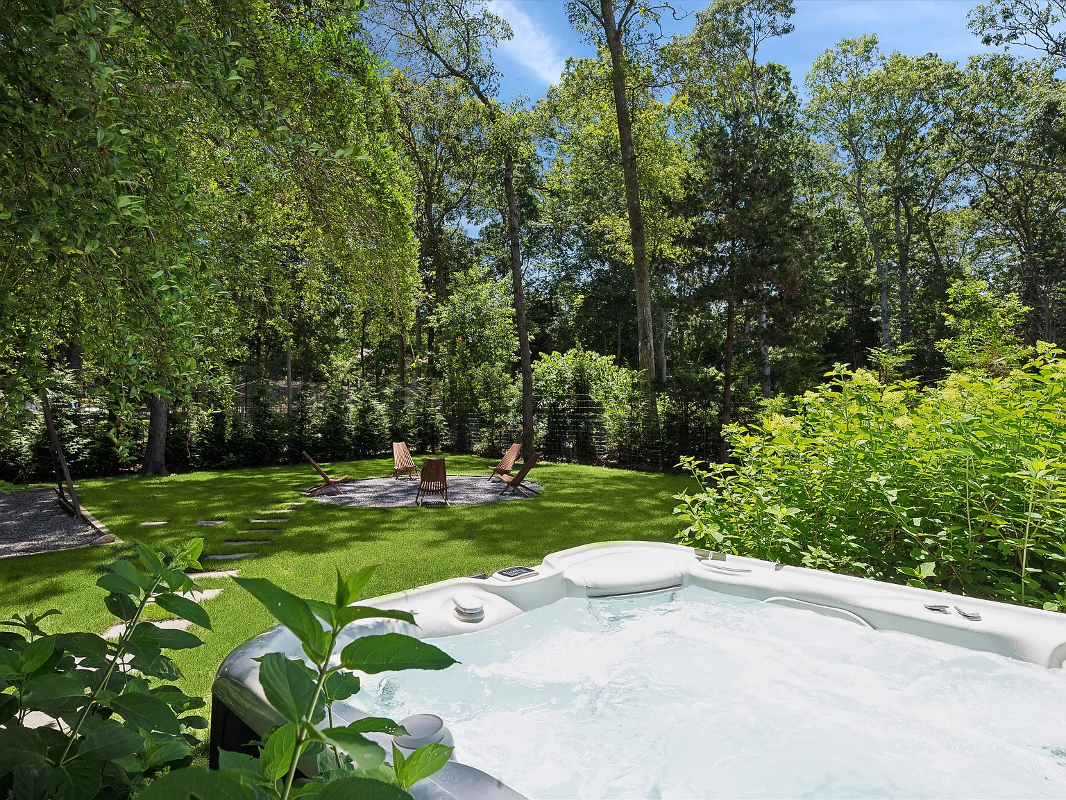 East Hampton Oasis — Photo 3