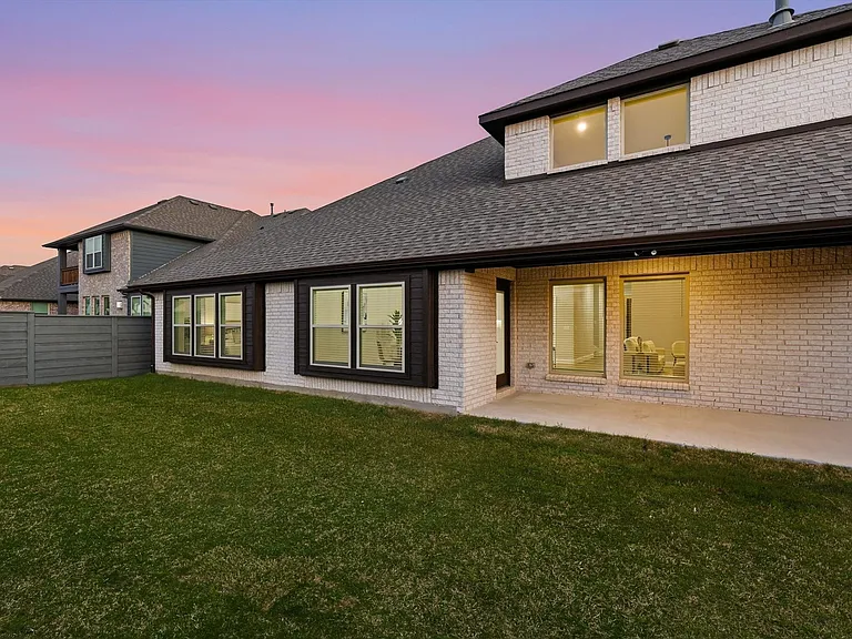 833 Daisy Corner Dr — Photo 7