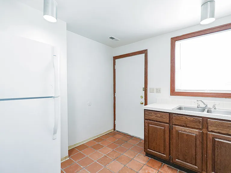 Barr Terrace Apartments — Photo 28
