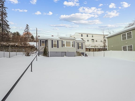 3rd image of 25 Johnson St