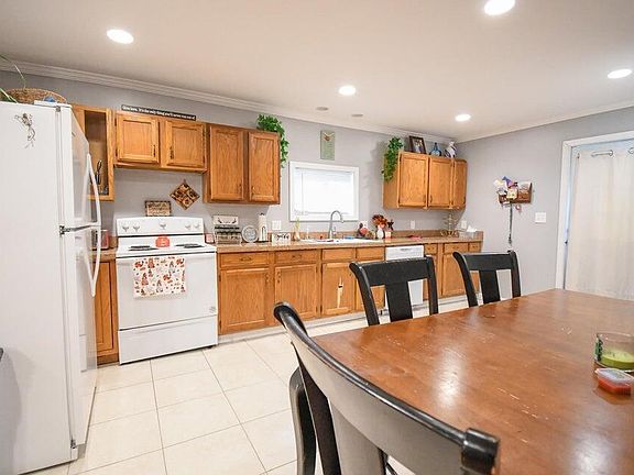 3rd image of 22 Water Street