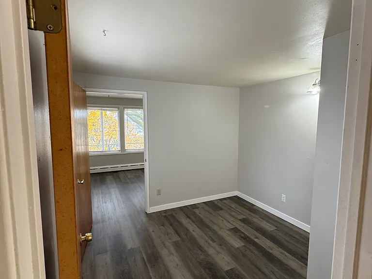 4748.5 22nd Ave NE — Photo 8