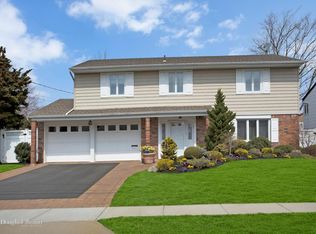 2093 Blanche Ln, Merrick, NY 11566