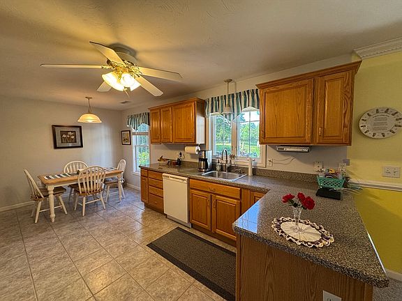 4th image of 3 Dunbar Dr