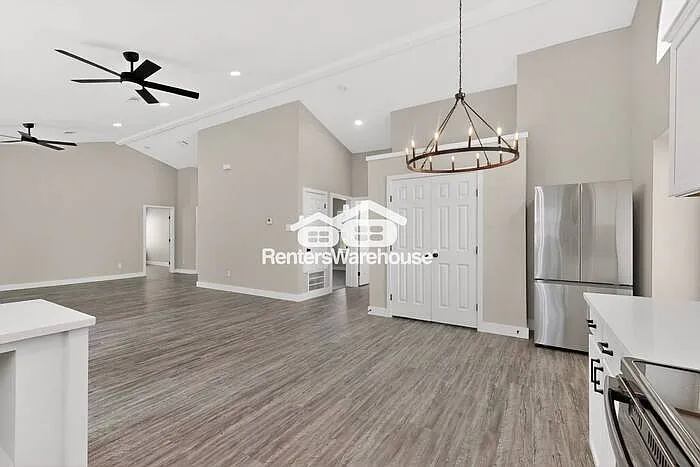 7714 Bordeaux Ln — Photo 17
