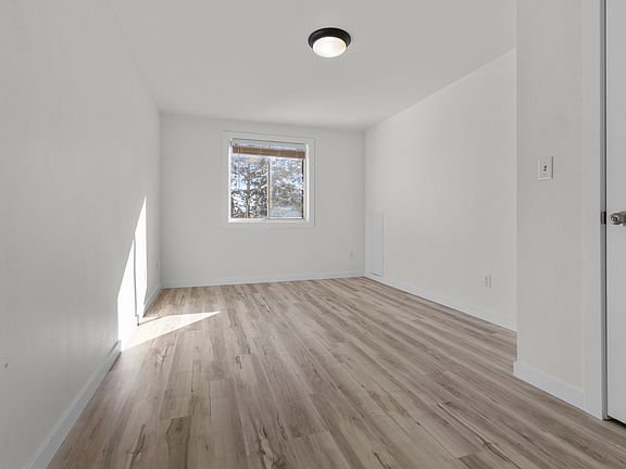 3rd image of 1036 Brookwood Dr #A