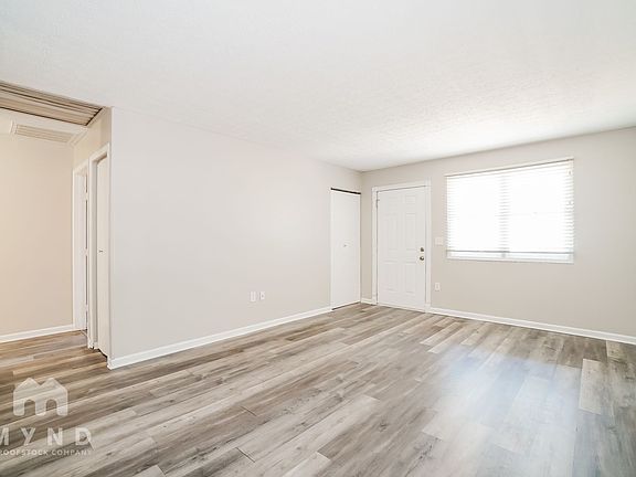 4th image of 1484 Willow View Dr