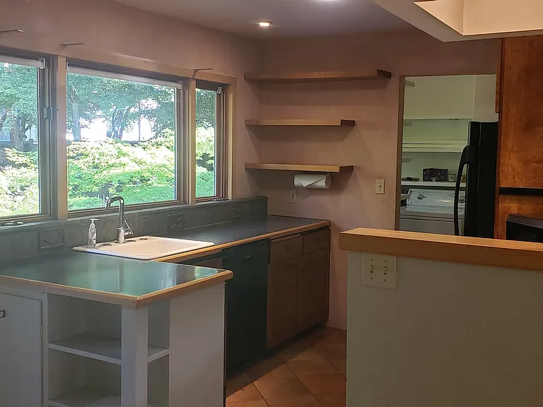 1155 SW Timian St — Photo 5
