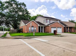 700 Aurora Oaks Dr, New Orleans, LA 70131