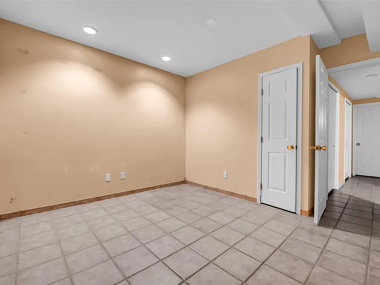 107 Millstone Dr — Photo 34