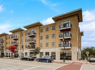 1717 E Kensington Blvd APT 201, Shorewood, WI 53211