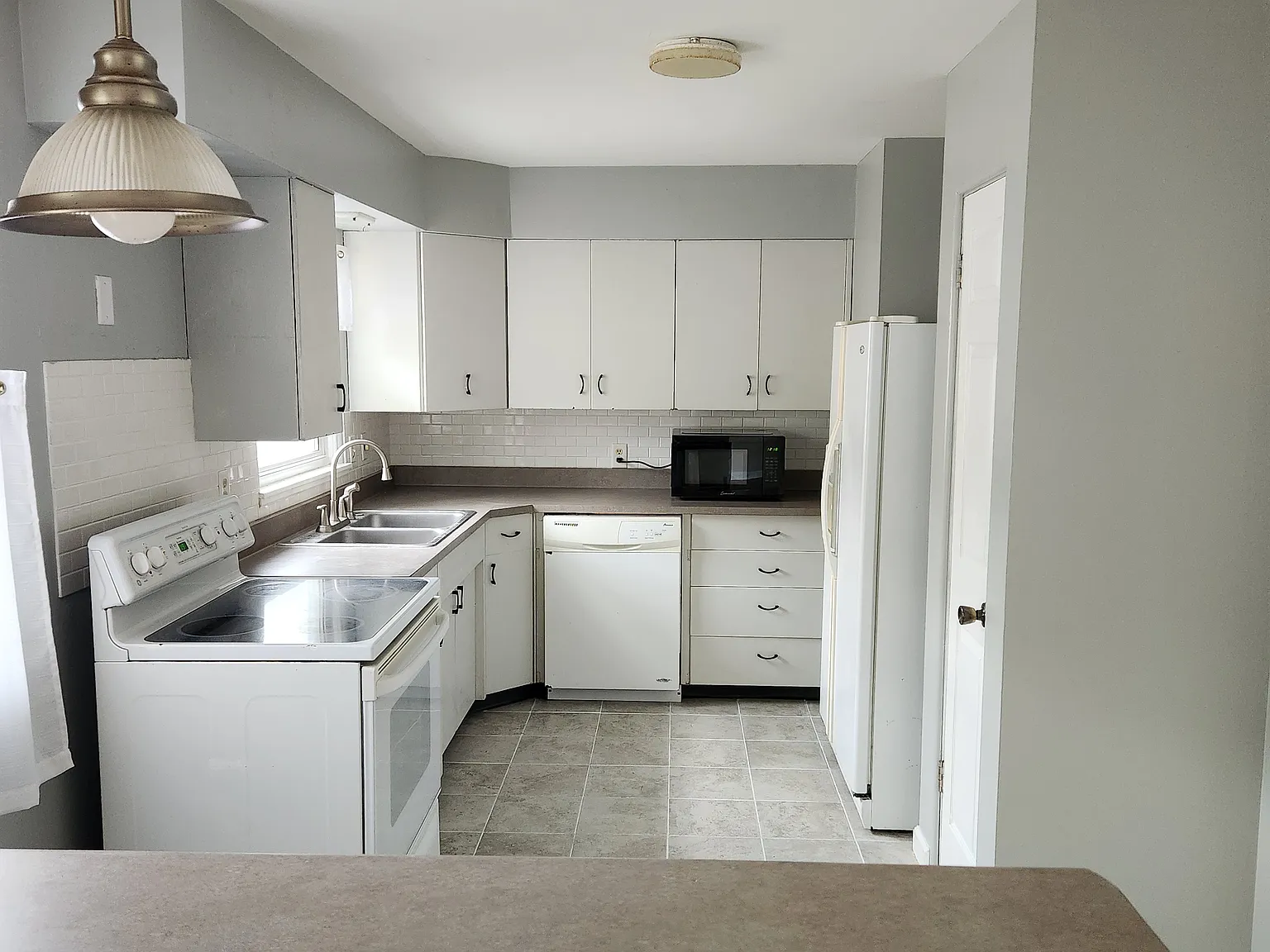 2 bed, 1344 sqft, $1,100 — Photo 4