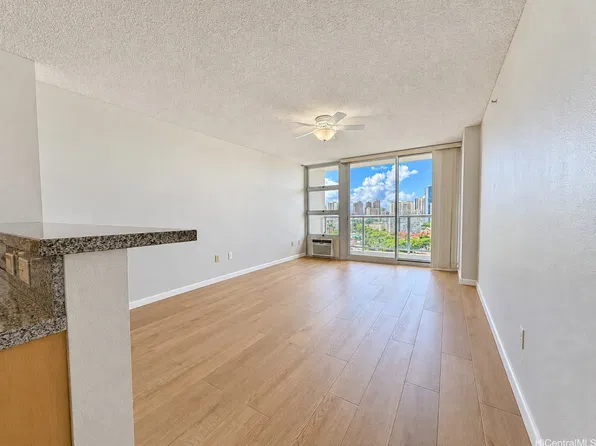 1315 Kalakaua Ave APT 1604, Honolulu, HI 96826