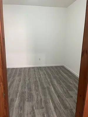 Rented by Sprint Realty | media 11