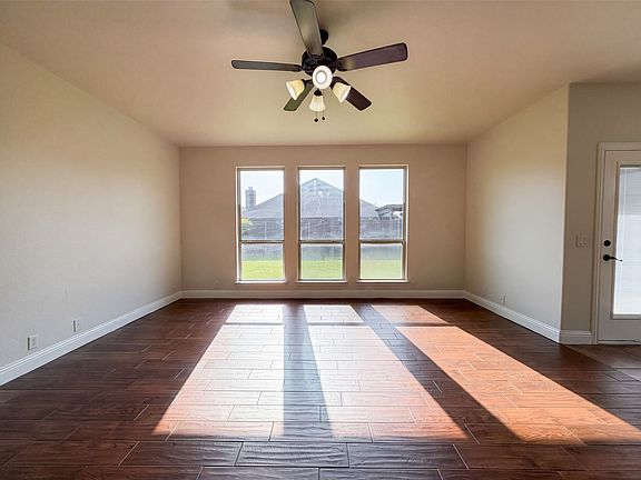 5th image of 830 Graham Dr
