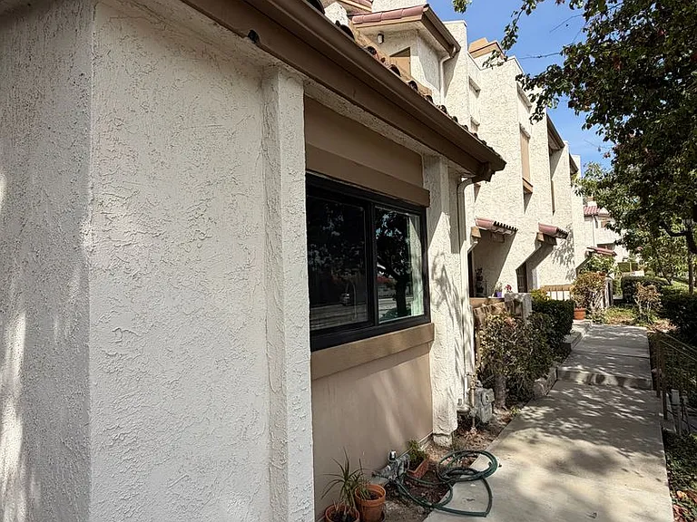 1088 San Gabriel Blvd — Photo 3