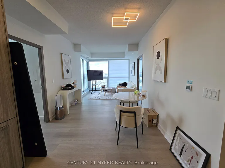 27 McMahon Dr #1806 — Photo 15