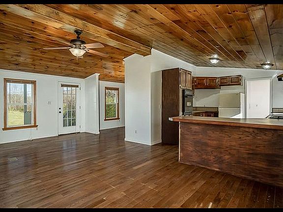 3rd image of 118 Tayse Meadows Ln
