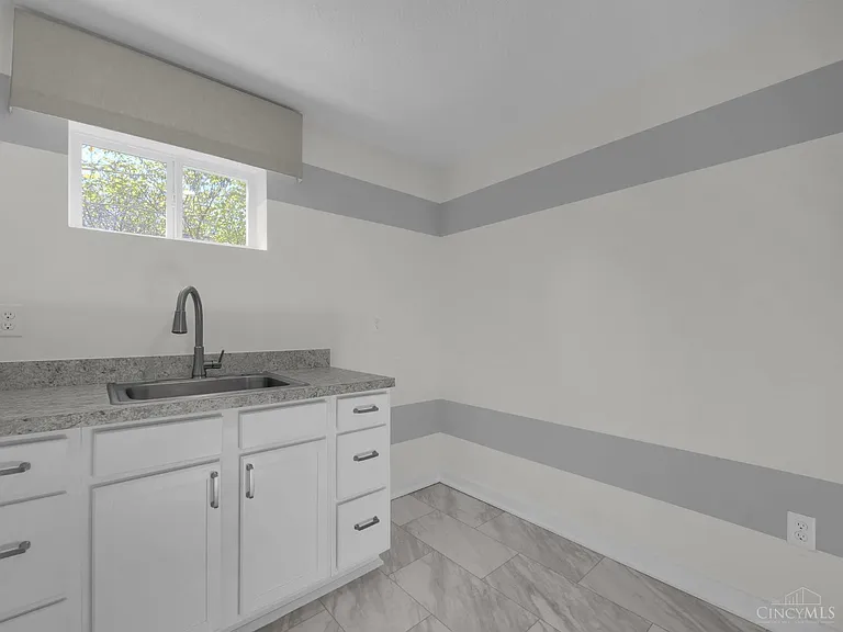 8705 Quietwood Ln — Photo 44