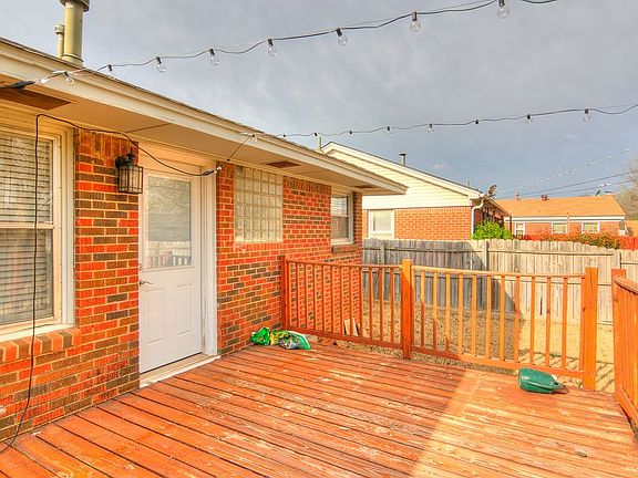 2nd image of 1301 Carlisle Ct