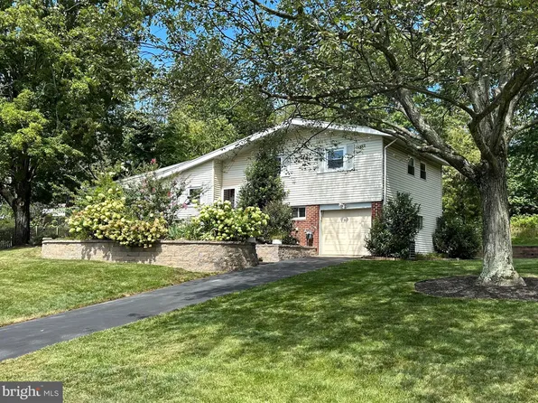 1091 Betzwood Dr, Norristown, PA 19403