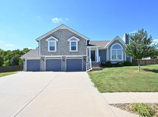 13360 Ridgeview Dr, Platte City, MO 64079