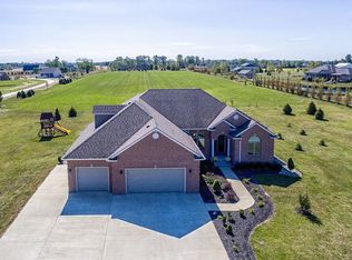 10445 N 300 E, Roanoke, IN 46783