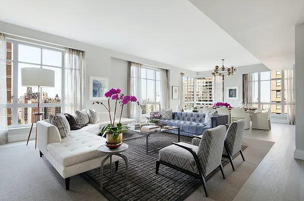 Sold by Extell Marketing Group | media 12