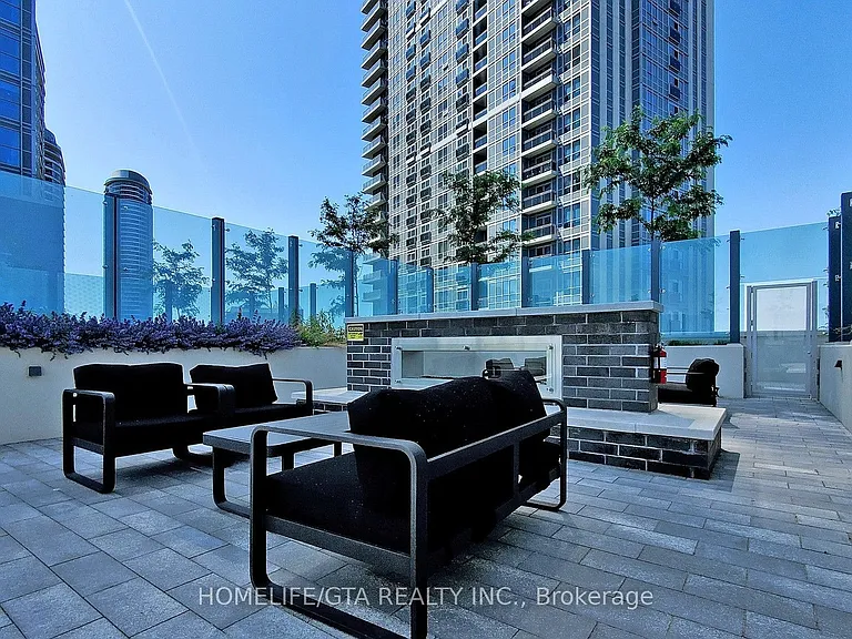 225 Village Green Sq #601 — Photo 33