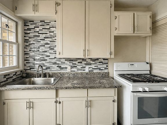 4th image of 1511 W Woodlawn Ave APT 4