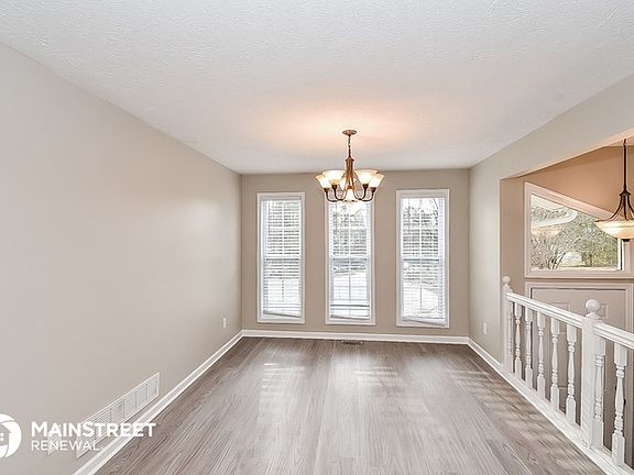 5th image of 2971 Oak Mont Dr