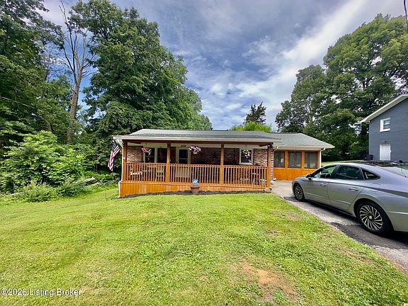 3rd image of 1109 Evelyn Dr