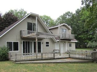 101 Surfwood Ct, Prudenville, MI 48651