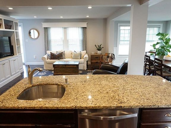 5th image of 16 Roosevelt Pl