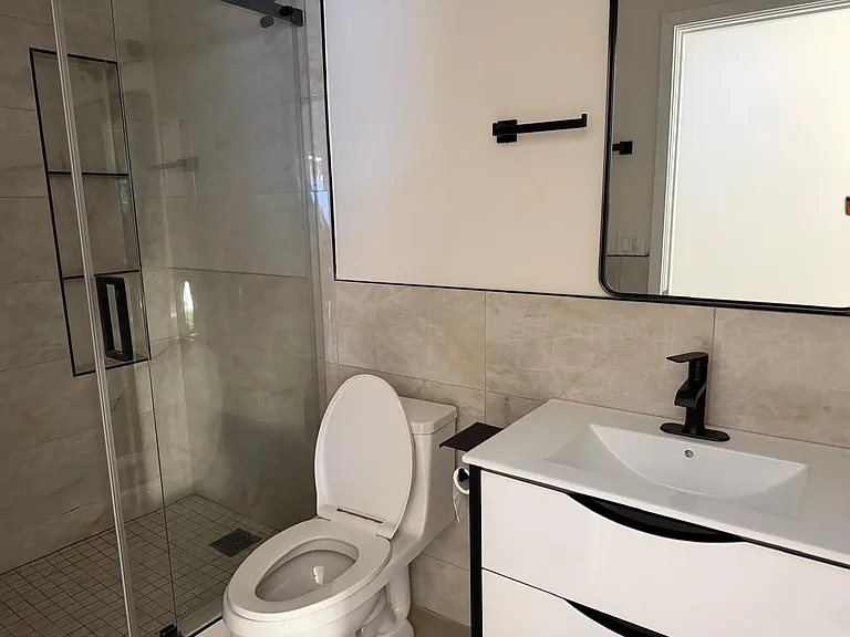 18405 Devlin Ave — Photo 9