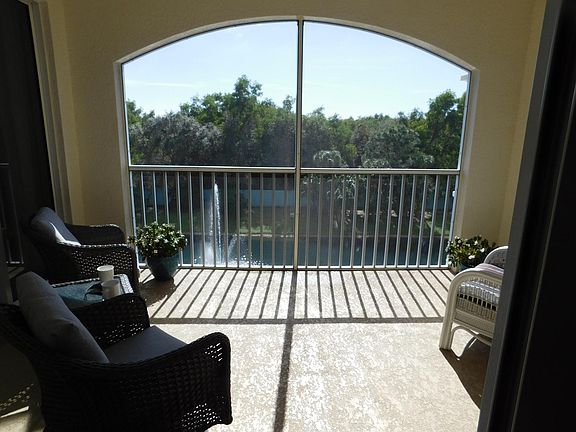 Table/chairs now on lanai plus lounger, not shown