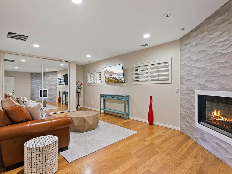 253 Gravilla St — Photo 23