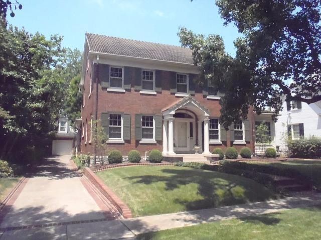 1st image of 239 Queensway Dr