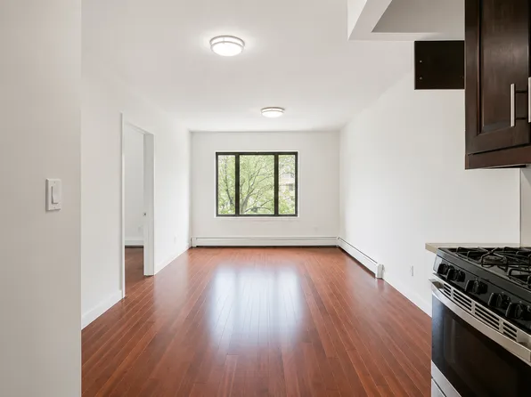 2120 Daly Avenue image 1 of 6