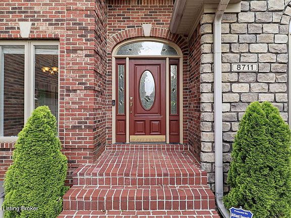 4th image of 8711 Kings Lynn Ln