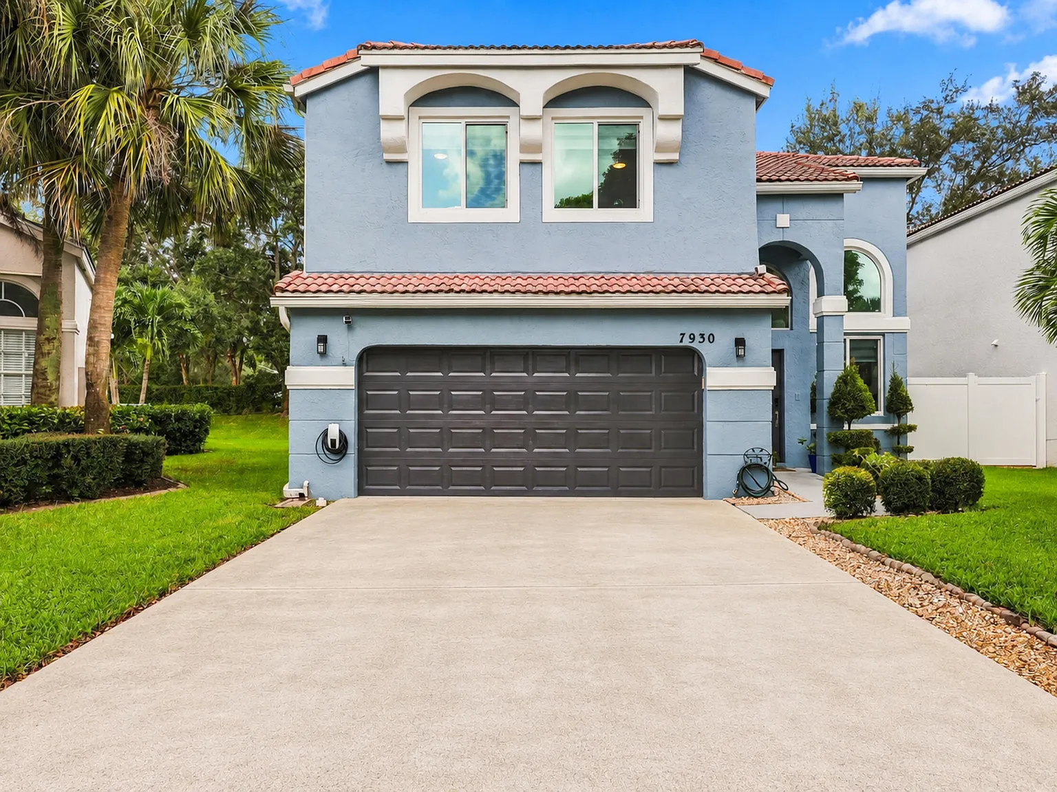 4 bed, 2.5 bath, 1900 sqft, $4,300 — Photo 3