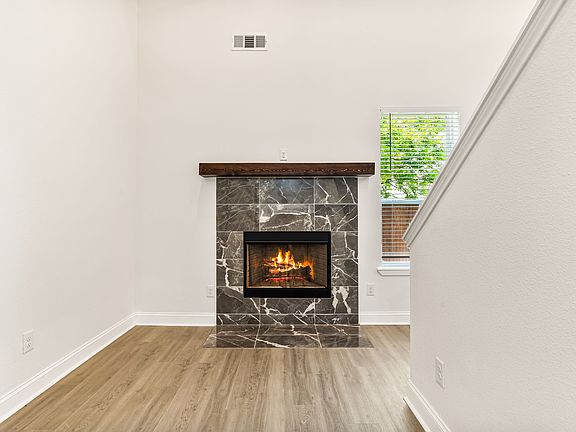 4th image of 3246 Wexford Dr