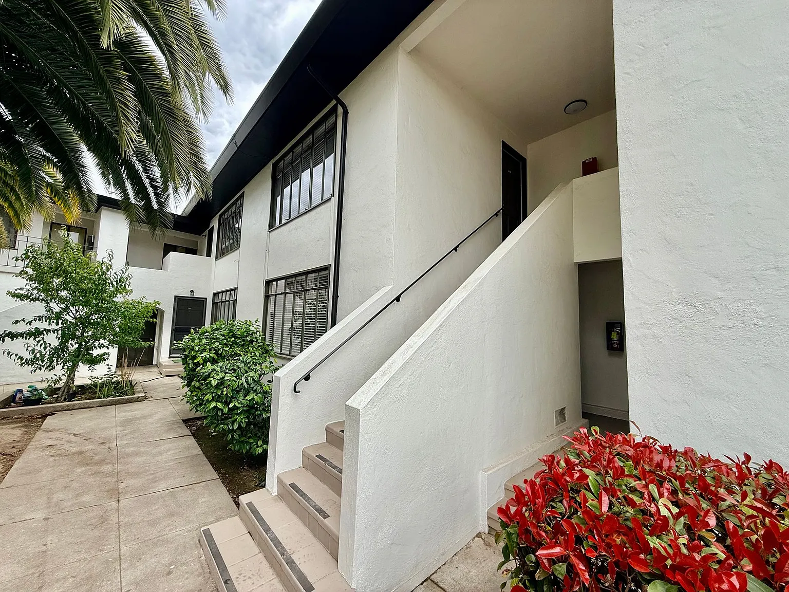 San Mateo Gardens — Photo 2