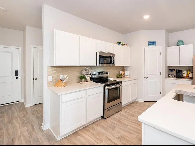 4933 Abbington Oaks Way SE — Photo 2